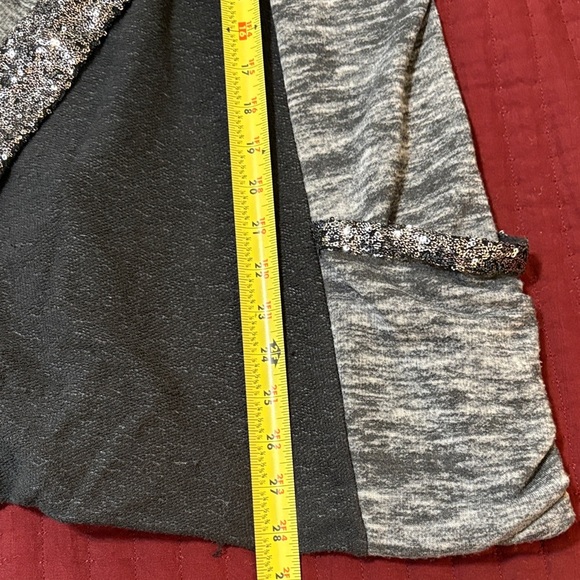 Juicy Couture Women’s Gray and Black Vest With Silver Sequin Trim Size Small - Picture 7 of 8